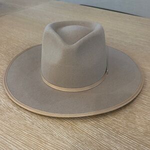 Women’s Olive & Pique new Rancher hat. Perfect condition. Size large.